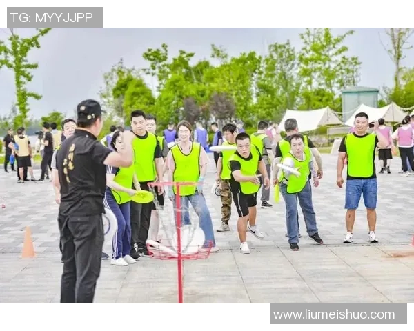 武汉飞盘队与成都飞盘队赛后复盘分析双方状态与表现对比 武汉飞盘队与成都飞盘队赛后复盘分析双方状态与表现对比