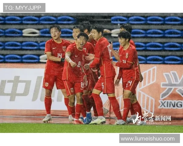 中国足球迎战约旦队全力争胜期待精彩对决与球迷共赴激情时刻 中国足球迎战约旦队全力争胜期待精彩对决与球迷共赴激情时刻